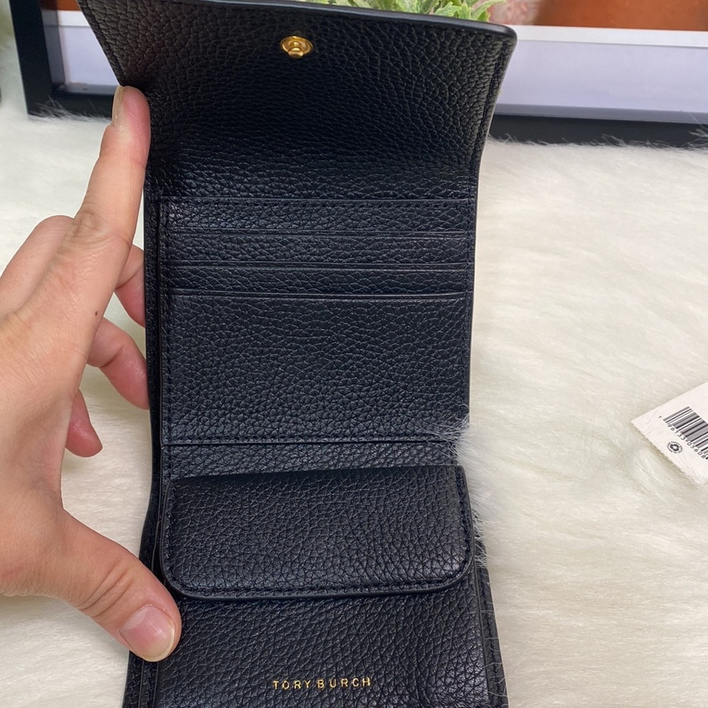 SOLD Tory Burch Grace trifold wallet - Picture 3 of 8